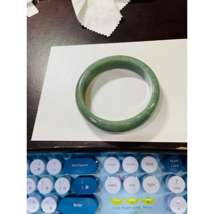 天然A貨緬甸玉 老坑菠菜綠輪胎寬條翡翠平安鐲59 19圍 冰膠滿底色 色勻稱鐲完美-細節圖11