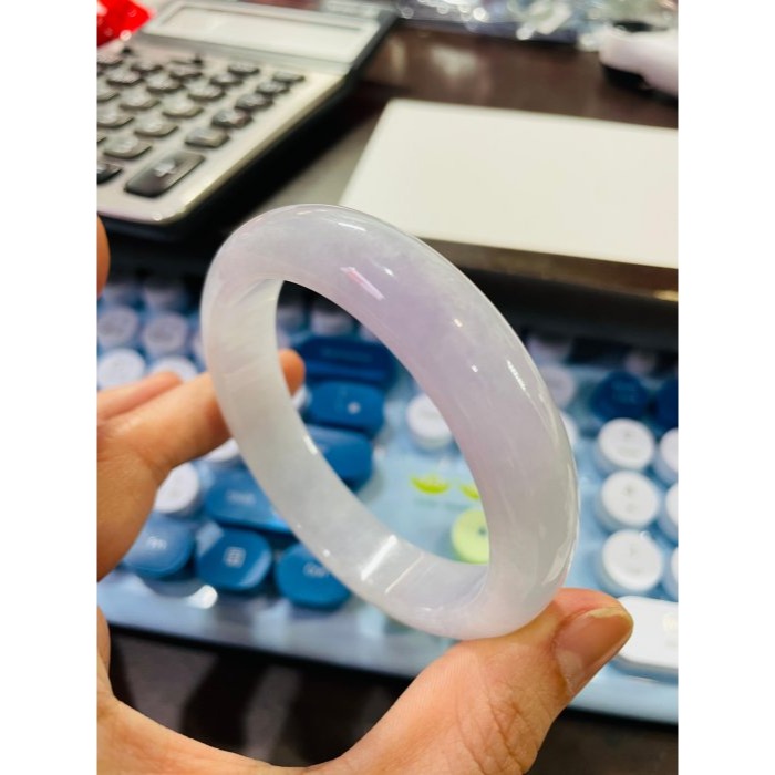 天然A貨緬甸玉 冰潤櫻花紫厚條翡翠平安鐲58.5 19圍 透光乾淨白底帶抹粉紫 漂亮寬版正圈手鐲-細節圖9