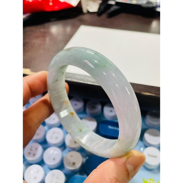 天然A貨緬甸玉 冰潤亮春彩桂花糕翡翠平安鐲55.5 18圍 甜甜粉嫩紫綠滿底色 點綴滿滿灑金小碎花 完美特色手鐲-細節圖10