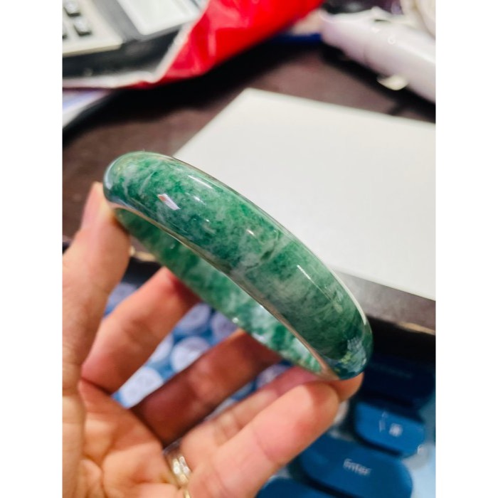 天然A貨緬甸玉 老坑花青正圈翡翠平安鐲58 19圍 起冰意境花紋 色正色滿 全透光老坑料 完整度99%-細節圖11