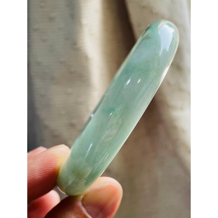 天然A貨緬甸玉 辣色白底青翡翠平安鐲54.9 18圍 帶無摳淺紋及色根紋 完美度90%-細節圖6