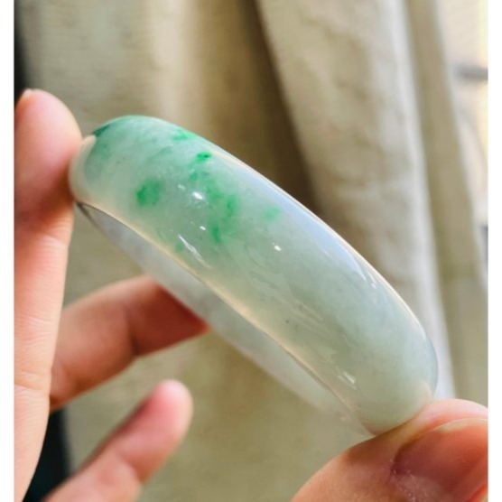 天然A貨緬甸玉 辣陽白底青寬版翡翠貴妃鐲52.8 16.5圍 帶棉 陽綠帶多色辣 完美鐲-細節圖7