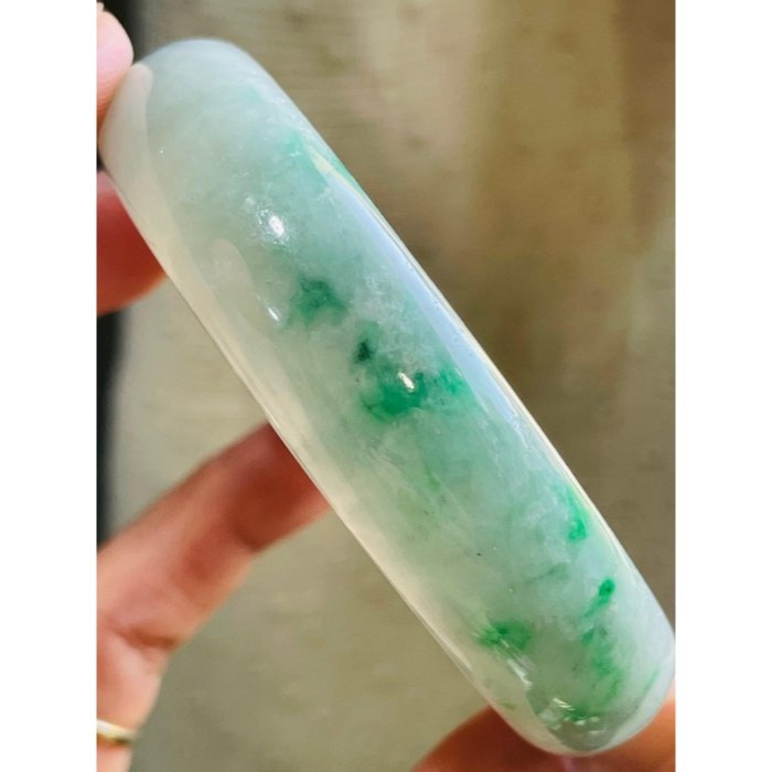 天然A貨緬甸玉 辣陽白底青寬版翡翠貴妃鐲52.8 16.5圍 帶棉 陽綠帶多色辣 完美鐲-細節圖9