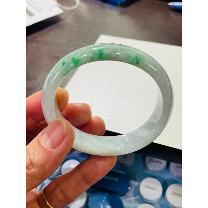 天然A貨緬甸玉 辣陽白底青寬版翡翠貴妃鐲52.8 16.5圍 帶棉 陽綠帶多色辣 完美鐲-細節圖10