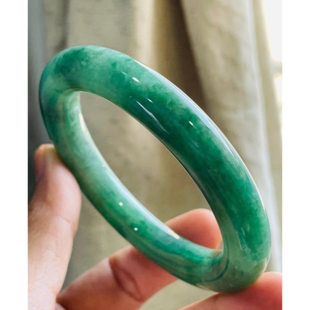 天然A貨緬甸玉 冰濃綠粗條翡翠圓骨鐲55.3 18圍 起冰濃郁正綠 貴氣滿綠手鐲 完美度95%  附台証-細節圖6