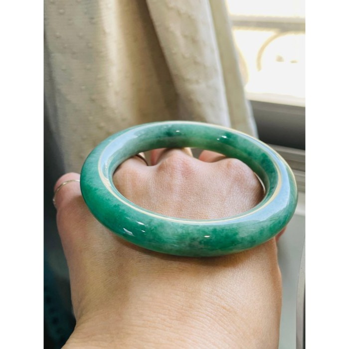 天然A貨緬甸玉 冰濃綠粗條翡翠圓骨鐲55.3 18圍 起冰濃郁正綠 貴氣滿綠手鐲 完美度95%  附台証-細節圖8