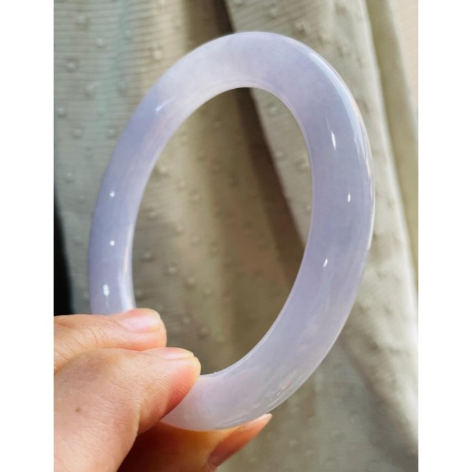 天然A貨緬甸玉 冰潤亮紫俏綠翡翠圓骨鐲55 18.5圍 透光滿色冰亮紫 帶看不見的綠 完美度95% 附台証-細節圖5