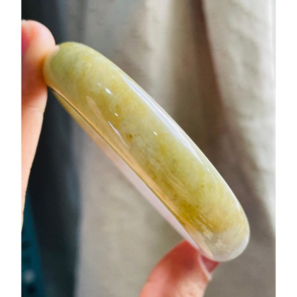 天然A貨緬甸玉 冰潤雪梨黃半山水色翡翠平安鐲56.4 18.5圍 起冰天然過底梨黃 帶半截白冰 色鮮亮完美手鐲-細節圖4