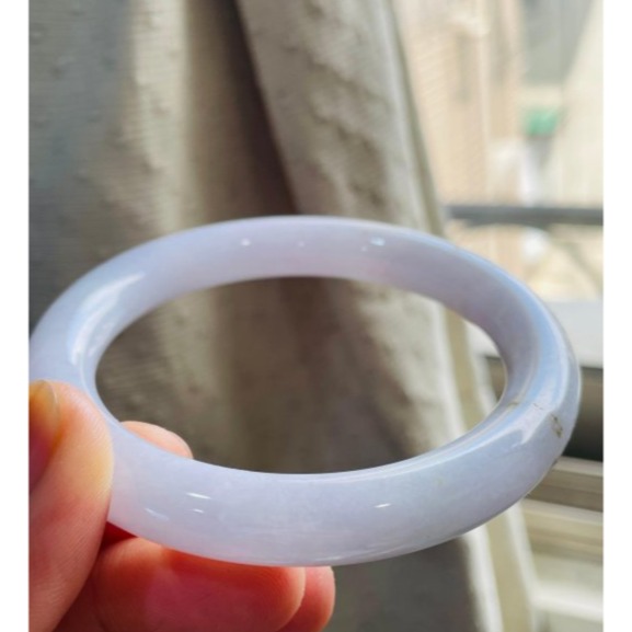 天然A貨緬甸玉 細潤櫻花紫翡翠圓骨鐲58 19圍 整圈勻稱滿色淡粉紫 一處帶黃沁點 95%完美度-細節圖7