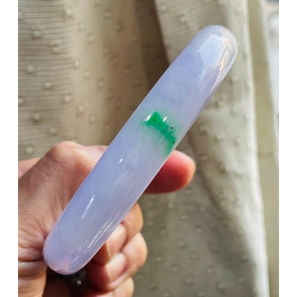 天然A貨緬甸玉 冰潤夢幻紫帶陽綠粗條翡翠圓骨鐲56.2 18.5圍 滿紅紫底色 辣陽綠點綴 12咪粗骨完美度98% 附台-細節圖5