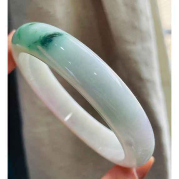 天然A貨緬甸玉 細潤白底青翡翠平安鐲59.8 19.5圍 細肉粉白帶微粉 透光綠花海苔花點綴 完美度95%-細節圖3