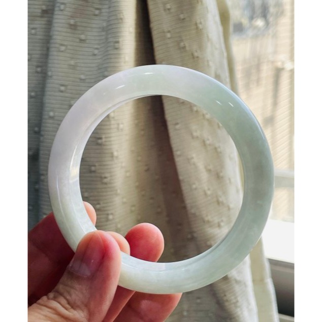 天然A貨緬甸玉 冰潤粉綠俏淡紫翡翠圓骨鐲55.5 18圍 起冰過底淡綠 帶一抹淡粉 完美度95%-細節圖7