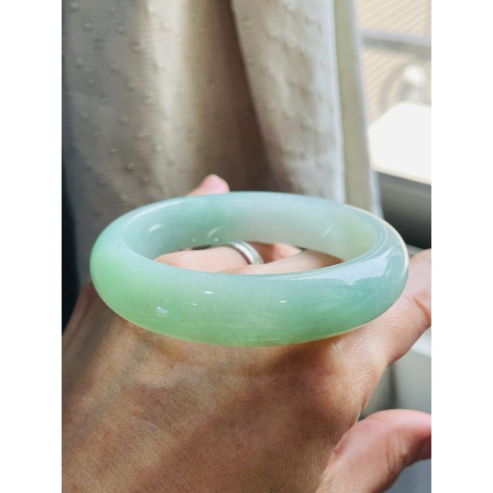 天然A貨緬甸玉 冰芙蓉綠漸層色寬版翡翠平安鐲57.7 19圍 整圈起膠底庄 果綠藍綠淡藍漸變滿色 完美度99%附台証-細節圖8