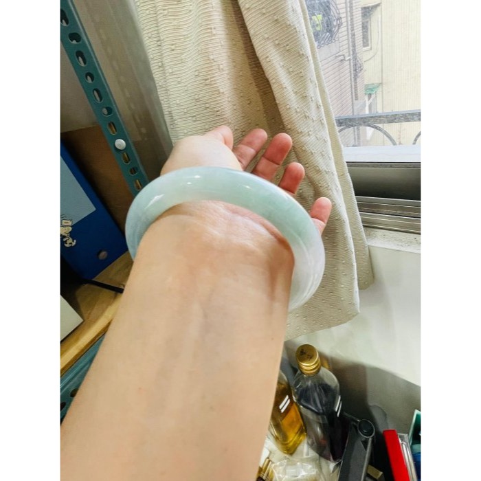 天然A貨緬甸玉 老坑藍綠飄花圓條翡翠圓骨鐲54.6 18圍 似藍似綠 冰潤飄花幾近繞滿整圈 完美度99%附台証-細節圖8