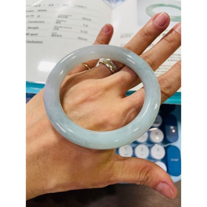 天然A貨緬甸玉 老坑藍綠圓條翡翠圓骨鐲54.8 18圍 膠潤底妝 時藍時綠雙色美感 完美度95%附台証-細節圖9