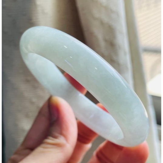 天然A貨緬甸玉 冰潤淡綠翡翠平安鐲57 18.5圍 起冰滿底色 色淡有水頭 完美度95%-細節圖3