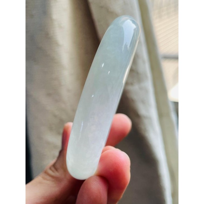 天然A貨緬甸玉 冰潤淡綠翡翠平安鐲57 18.5圍 起冰滿底色 色淡有水頭 完美度95%-細節圖5