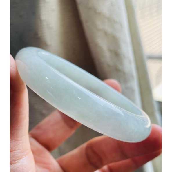 天然A貨緬甸玉 冰潤淡綠翡翠平安鐲57 18.5圍 起冰滿底色 色淡有水頭 完美度95%-細節圖6