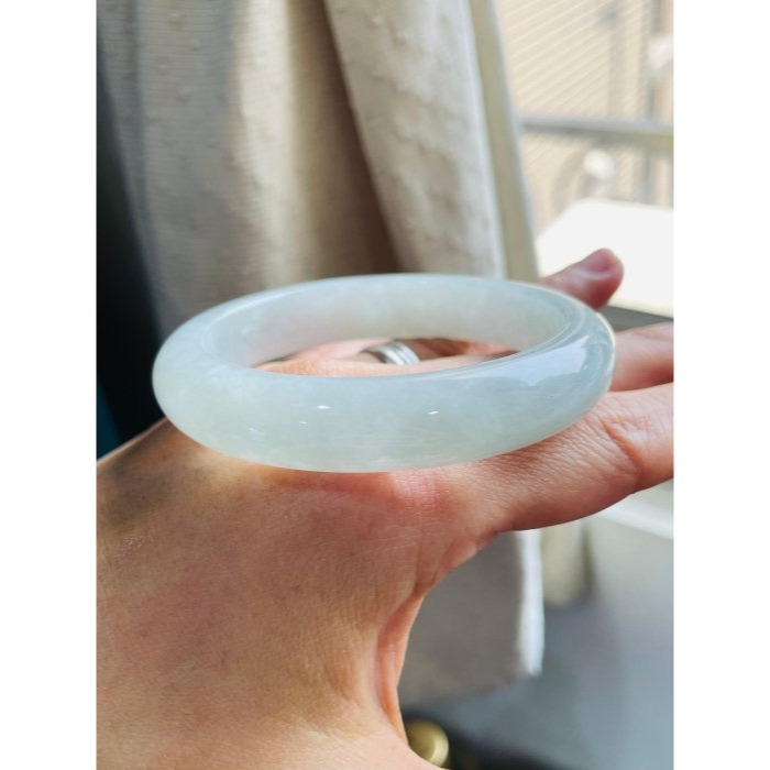 天然A貨緬甸玉 冰潤淡綠翡翠平安鐲57 18.5圍 起冰滿底色 色淡有水頭 完美度95%-細節圖7