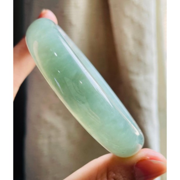 天然A貨緬甸玉 膠潤三彩飄花翡翠平安鐲58.4 19圍 透手影起膠底妝 湖綠藕粉粉白多彩 特色完美鐲 附台証-細節圖5