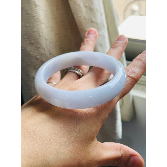 天然A貨緬甸玉 芙蓉種 細潤粉芋紫寬版翡翠平安鐲58.6 19圍 無晶體細肉紫料 半圈勻稱淡紫 半圈帶粉粉雲團 完美度9-細節圖9