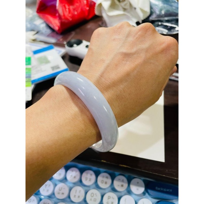 天然A貨緬甸玉 芙蓉種 細潤粉芋紫寬版翡翠平安鐲58.6 19圍 無晶體細肉紫料 半圈勻稱淡紫 半圈帶粉粉雲團 完美度9-細節圖10