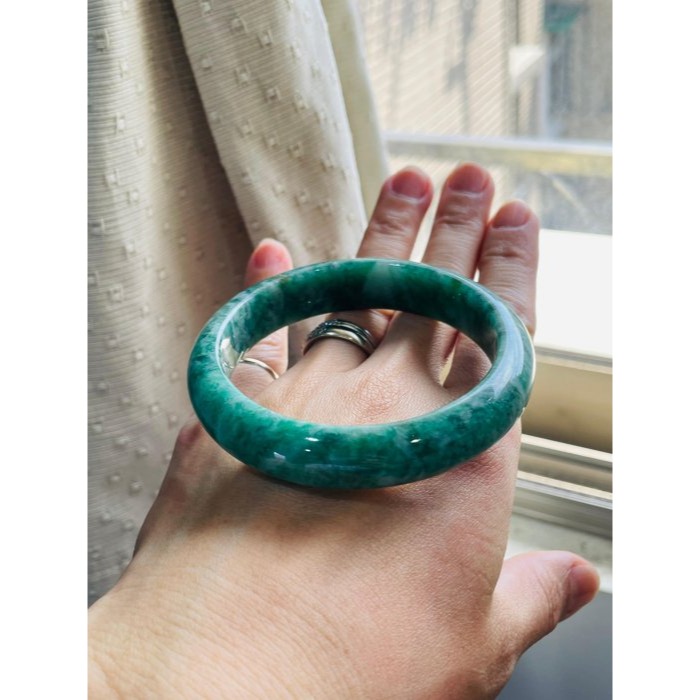 天然A貨緬甸玉 老坑綠意境波紋翡翠平安鐲58 19圍 透光細肉濃綠融合白花 分佈勻稱整圈帶綠 完美度99% 附台証-細節圖7
