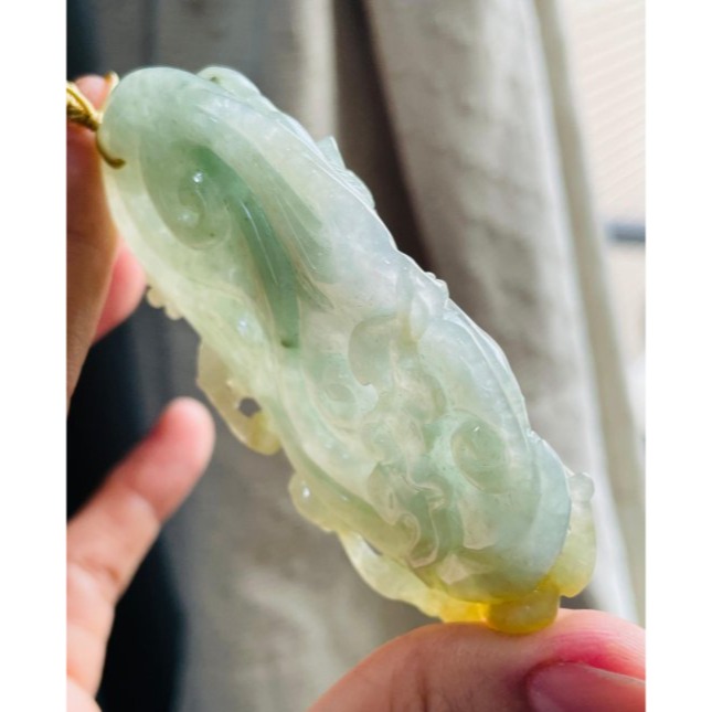 天然A貨緬甸玉 冰晴綠俏黃鏤空俏雕大師工虎嘯山河翡翠虎牌 膠潤晴底滿色 起冰黃霧巧雕傲骨寒花-細節圖8