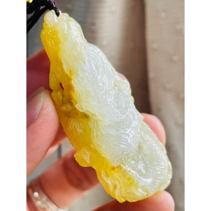 天然A貨緬甸玉 藏家件 老坑冰黃雙彩精工雕龍飛鳳舞翡翠龍鳳牌 起冰油黃巧鳳凰 白冰俏龍王 360度俏色巧雕 附台証-細節圖3