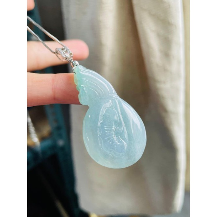 天然A貨翡翠 冰潤藍綠手工雕賺多多錢袋翡翠玉墜 勻稱滿色起冰藍綠 幾抹甜綠花點綴-細節圖2