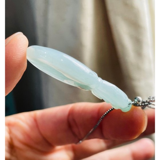 天然A貨翡翠 冰潤藍綠手工雕賺多多錢袋翡翠玉墜 勻稱滿色起冰藍綠 幾抹甜綠花點綴-細節圖6