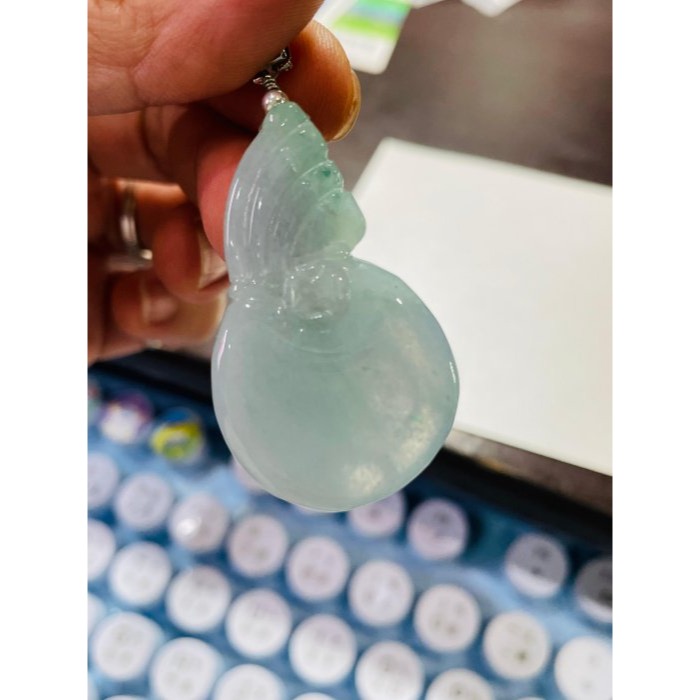 天然A貨翡翠 冰潤藍綠手工雕賺多多錢袋翡翠玉墜 勻稱滿色起冰藍綠 幾抹甜綠花點綴-細節圖10