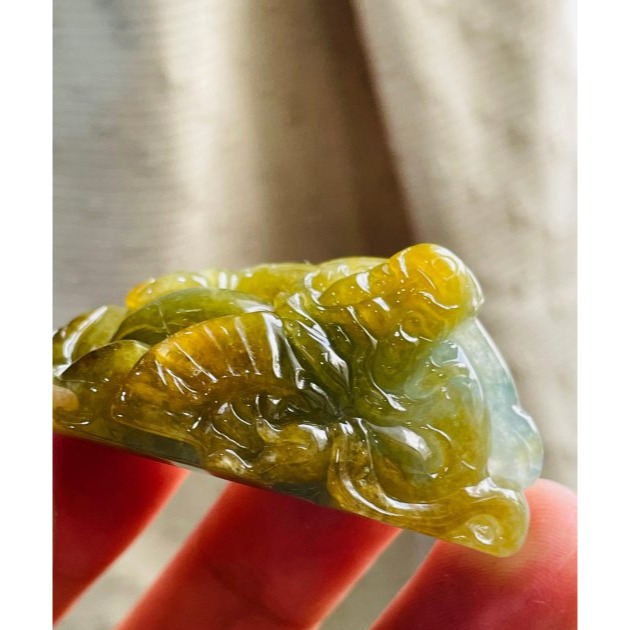 天然A貨翡翠 老坑黃加綠手工隨形雕鍾馗天師翡翠佛牌/小擺 冰黃霧包覆冰灰藍綠肉 色滿色分明 成色飽和-細節圖2