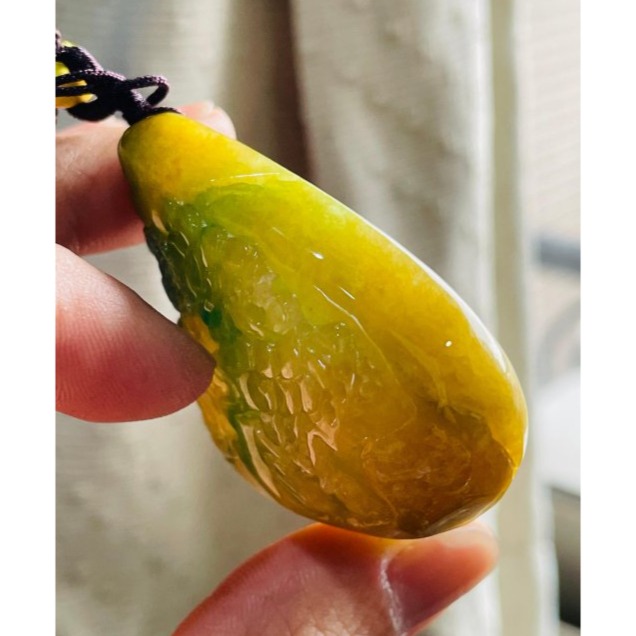 天然A貨緬甸玉 原石獨籽 老坑黃加綠手工意境雕得遇伯樂翡翠山水牌 成色飽和油亮金黃 過渡辣色陽綠-細節圖5