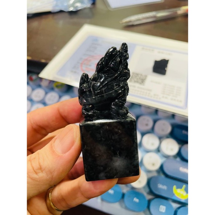 天然A貨緬甸玉 烏雞手工雕滿載而歸昂首龍龜翡翠印章/正方印/公司章 鏡面光澤 方正屹立不搖 公司用印佳-細節圖9