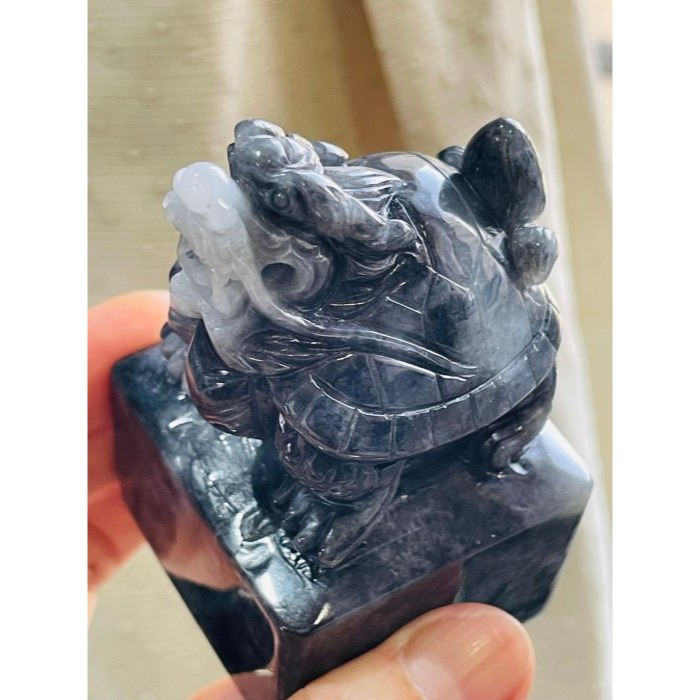 天然A貨緬甸玉 老坑烏雞手工雕滿載而歸昂首龍龜翡翠印章/公司章/擺件 4.4公分超大方印-細節圖5