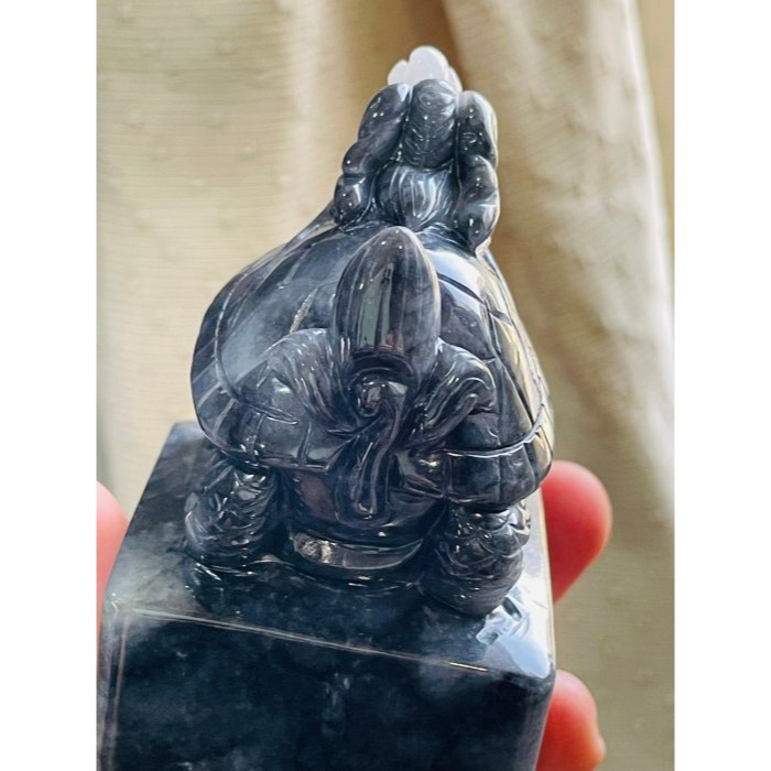 天然A貨緬甸玉 老坑烏雞手工雕滿載而歸昂首龍龜翡翠印章/公司章/擺件 4.4公分超大方印-細節圖7