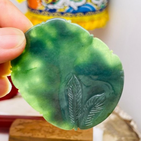 天然A貨緬甸玉 膠潤油青乘鳳九天玄女翡翠佛牌 膠感滿色油綠 油潤光澤 手持拂塵及八卦-細節圖9