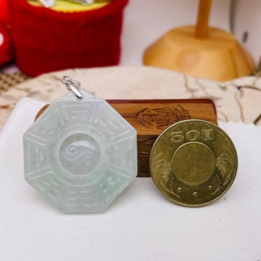 天然A貨緬甸玉 冰淡春彩太極八卦翡翠玉墜 起冰晴底帶一抹淡紫 乾淨清爽 冰冰粉粉好水頭-細節圖2