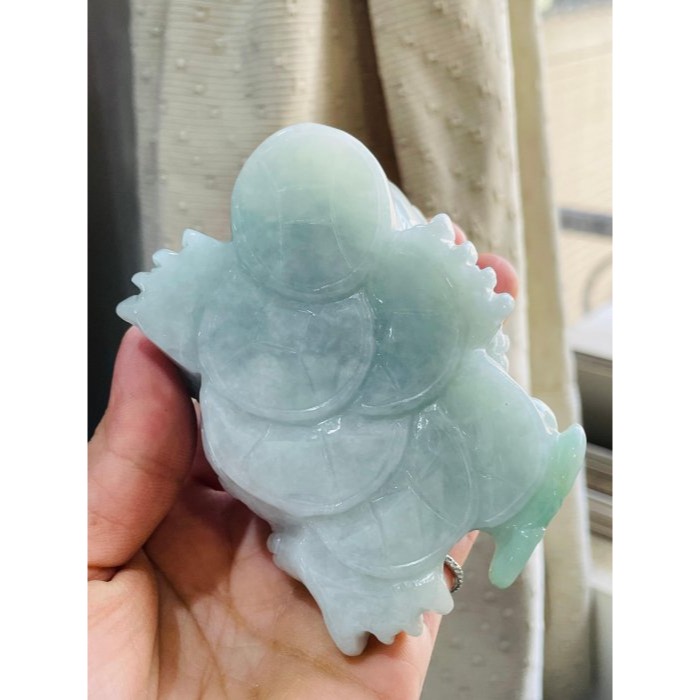 天然A貨緬甸玉 細潤淡綠俏色手工雕代代相傳三角金蟾翡翠擺件 滿滿銅錢 背上揹娃 俏果綠如意 滿綠巨無霸-細節圖9