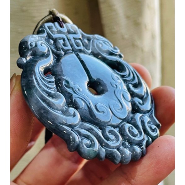 天然A貨緬甸玉 老坑烏雞綠雙面雕鸞鳳和鳴翡翠鳳牌 起冰透光黑中帶辣綠 漂亮大器平安扣牌形-細節圖5