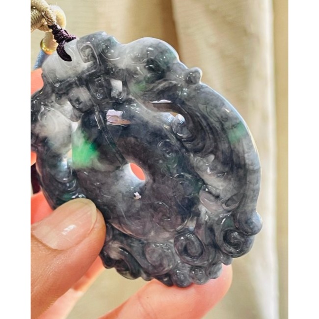 天然A貨緬甸玉 老坑烏雞綠雙面雕鸞鳳和鳴翡翠鳳牌 起冰透光黑中帶辣綠 漂亮大器平安扣牌形-細節圖6