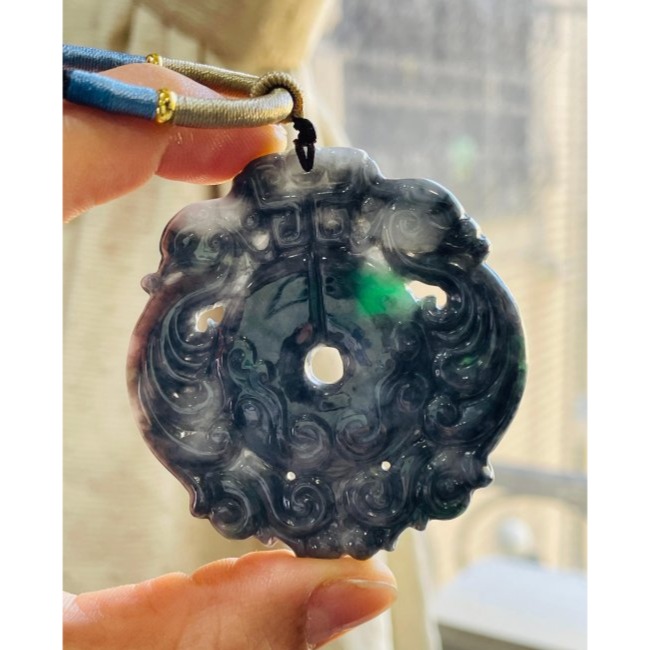 天然A貨緬甸玉 老坑烏雞綠雙面雕鸞鳳和鳴翡翠鳳牌 起冰透光黑中帶辣綠 漂亮大器平安扣牌形-細節圖7