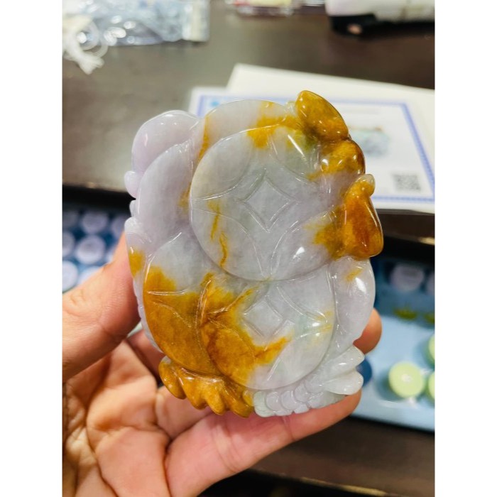 天然A貨緬甸玉 溫潤亮三彩手工雕三腳金蟾翡翠擺件 濃郁紫綠帶黃皮 色滿顯色 咬錢捧元寶滿滿銅幣如意-細節圖10