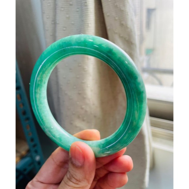 天然A貨緬甸玉 冰濃綠粗條翡翠圓骨鐲58.3 19圍 起冰濃郁正綠 貴氣滿綠手鐲 完美度92% 附台証-細節圖7