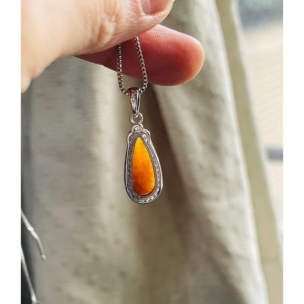 天然A貨緬甸玉 冰糖黃隨形蛋面翡翠玉墜 老熟起冰滿色蜜糖黃翡 底庄乾淨 不大 純淨膠潤好水頭-細節圖7