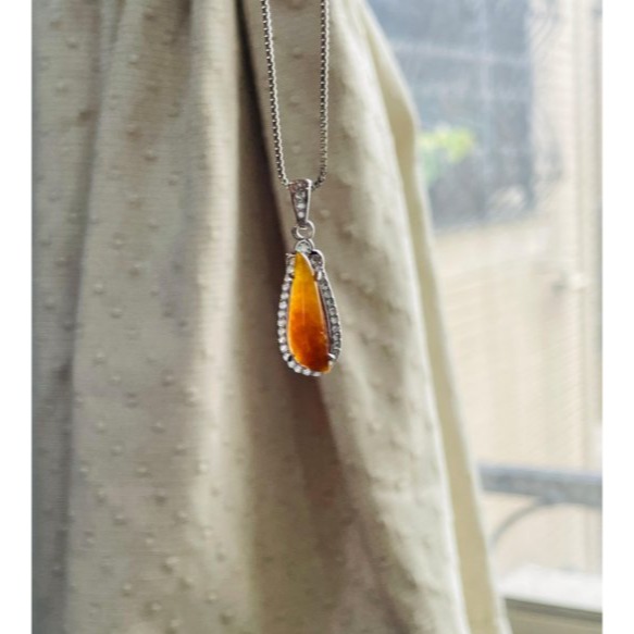 天然A貨緬甸玉 冰糖黃隨形蛋面翡翠玉墜 老熟起冰滿色蜜糖黃翡 底庄乾淨 不大 純淨膠潤好水頭-細節圖8