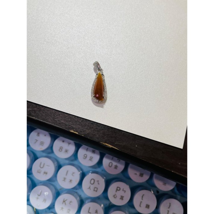 天然A貨緬甸玉 冰糖黃隨形蛋面翡翠玉墜 老熟起冰滿色蜜糖黃翡 底庄乾淨 不大 純淨膠潤好水頭-細節圖11