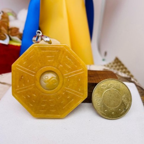 天然A貨緬甸玉 老坑黃雙彩太極大八卦翡翠玉墜 起冰橘黃霧層成色飽和 包滿色雪梨肉 大塊有份量-細節圖2