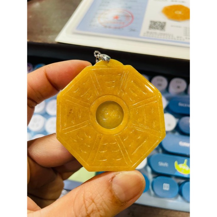 天然A貨緬甸玉 老坑黃雙彩太極大八卦翡翠玉墜 起冰橘黃霧層成色飽和 包滿色雪梨肉 大塊有份量-細節圖9